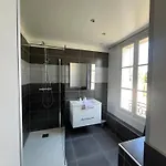 Le Griffon Hotel
